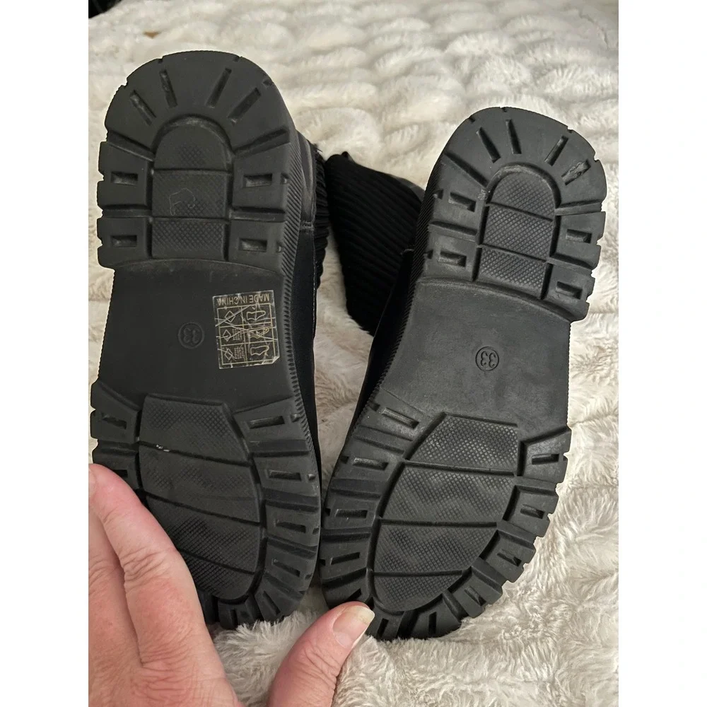 Kids Black Faux Leather Ribbed Knit Sock Lug Sole Pull On Boots Size 2 size 33